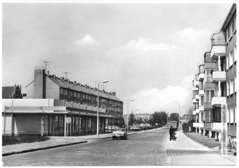 Straße der Republik, HO-Kaufhaus "Magnet" - 1979