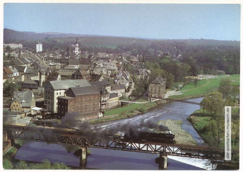 Blick über die Mulde und Bahnbrücke zur Stadt - 1989
