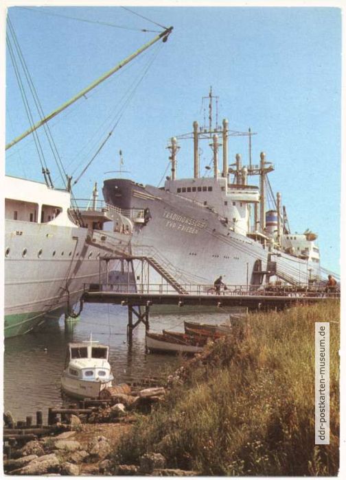 Jugendtouristenhotel auf dem Traditionsschiff Typ "Frieden" - 1981