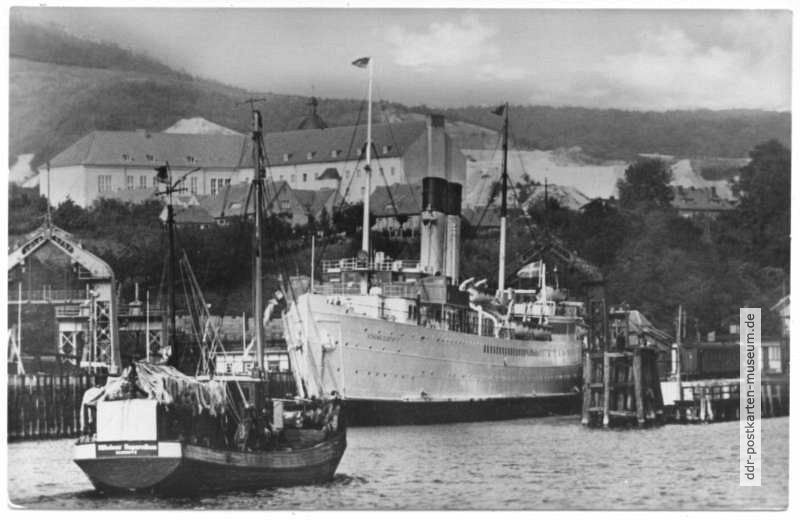 Schwedisches Fährschiff "Konung Gustaf" im Hafen von Saßnitz - 1957