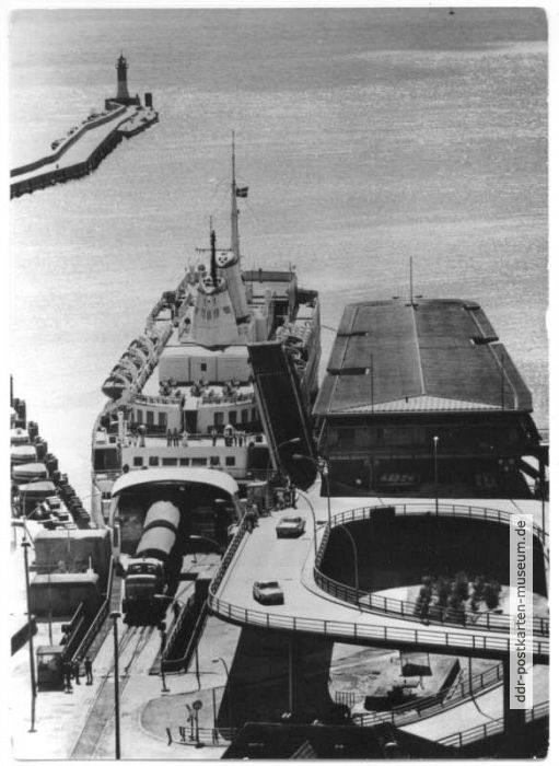 Fährschiff "Saßnitz" im Fährbecken - 1973