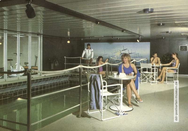 M.S. "Arkona", Schwimmbad mit Fitneß-Center - 1987