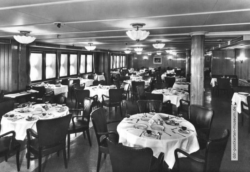 Speisesaal im Urlauberschiff MS "Völkerfreundschaft" - 1962