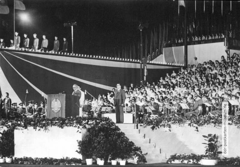 VI.Deutsches Turn- und Sportfest 1977, Eröffnung durch Erich Honecker - 1977
