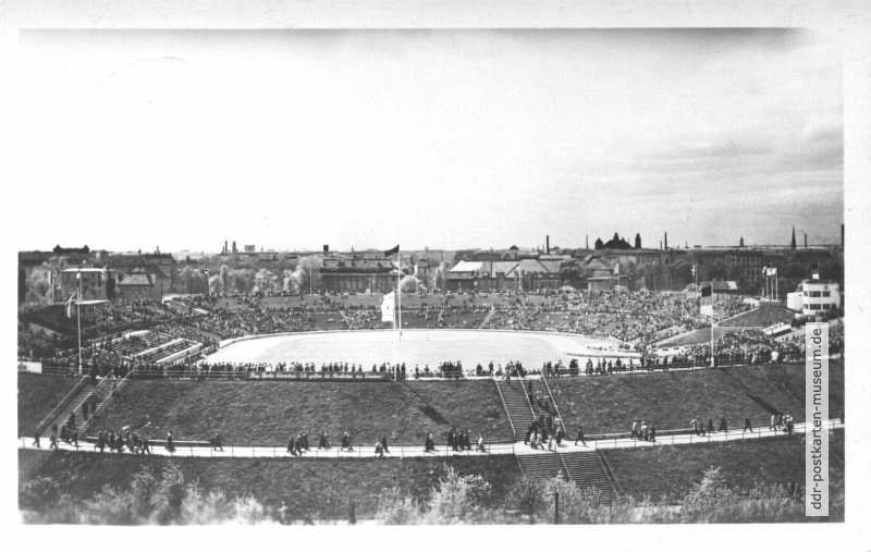 Sportveranstaltung im Walter-Ulbricht-Stadion - 1955