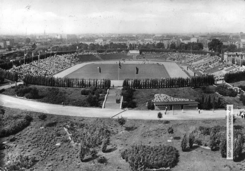 Leichtathletik-Wettkampf im Walter-Ulbricht-Stadion - 1960