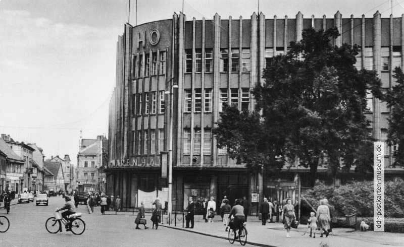 Breite Straße mit HO-Warenhaus - 1959