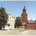 Karl-Liebknecht-Platz mit Rathaus, Stadtkirche und Postamt - 1989