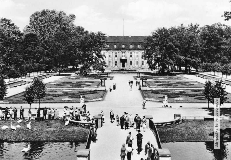 Tierpark Berlin, Blick über das Südparterre zum Schloß - 1959