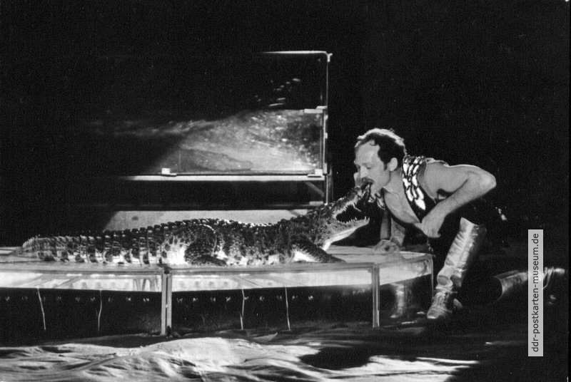 Staatszirkus der DDR, Duo Bokai mit Schlangen-Krokodilschau - 1984