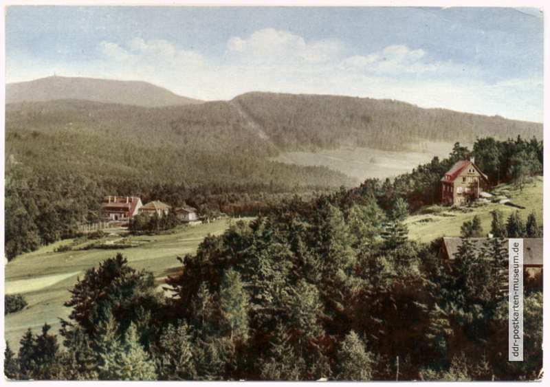 Blick zum Hochwald, rechts die Hubertusbaude - 1960