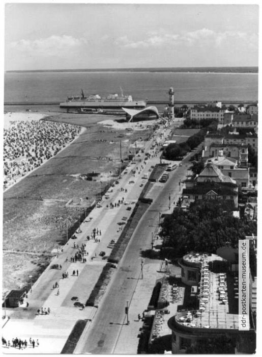 Blick vom 19. Stock des Hotels "Neptun", Seepromenade - 1975