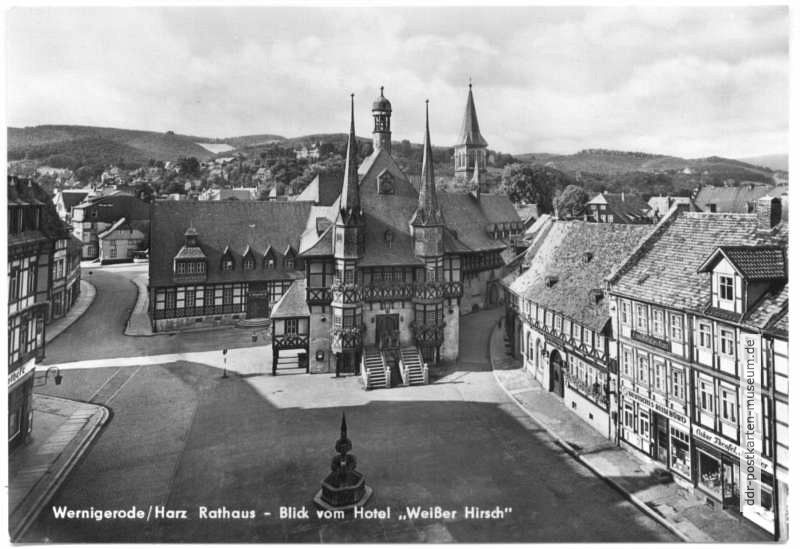 Rathaus mit Marktplatz, Blick vom Hotel "Weißer Hirsch" - 1957 / 1978