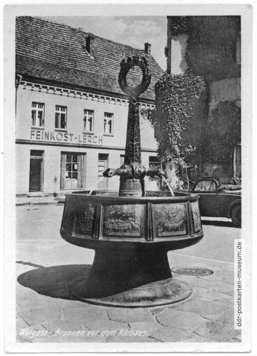 Brunnen vor dem Rathaus - 1950