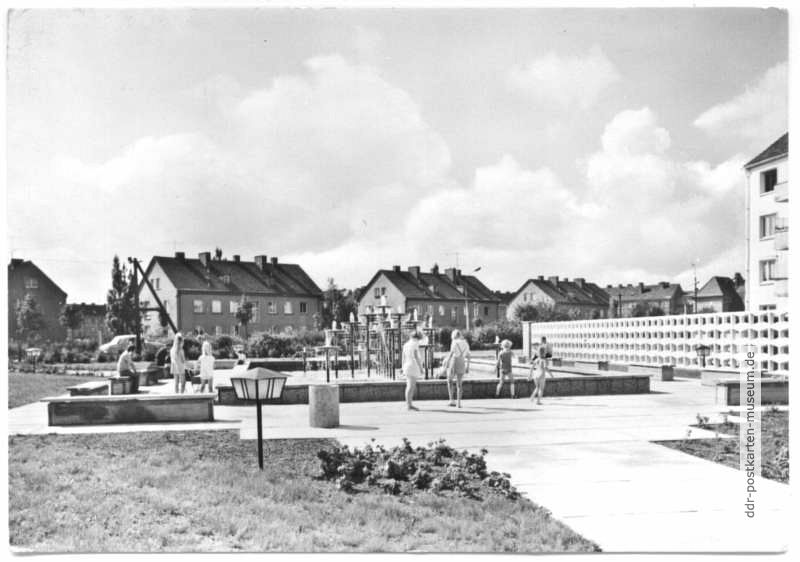 Wohnkomplex Nord, Springbrunnenanlage in der Hufelandstraße - 1977