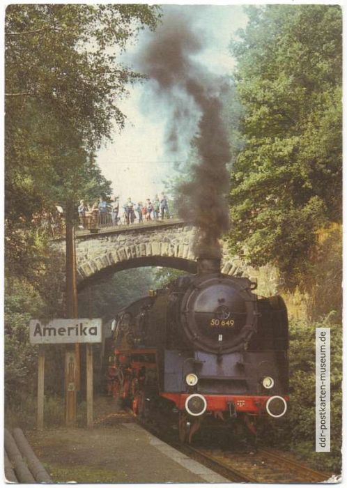 Dampflok der Deutschen Reichsbahn im Bahnhof Amerika