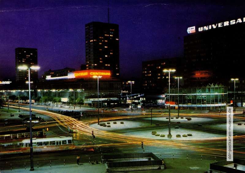 Warschauer Stadtzentrum am Abend - 1982