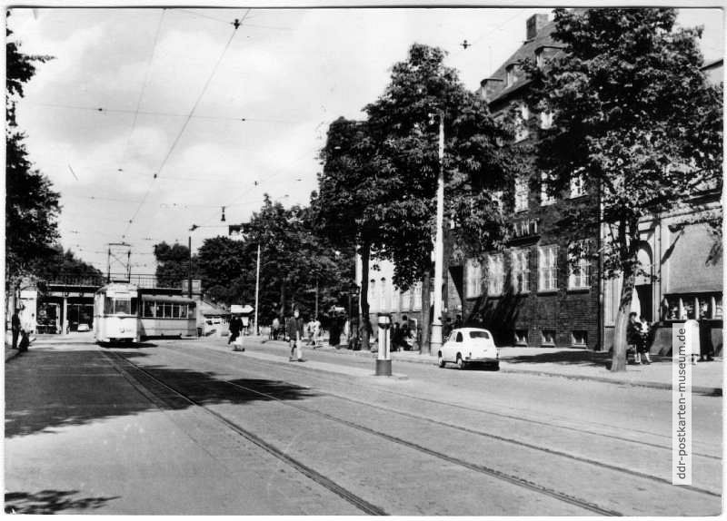 Bölschestraße mit Postamt, Straßenbahn Linie 69 - 1967