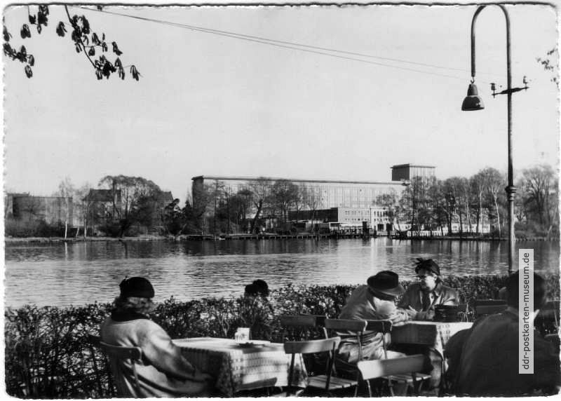 Blick vom "Eierhäuschen" zum Gebäude des Berliner Rundfunks - 1957