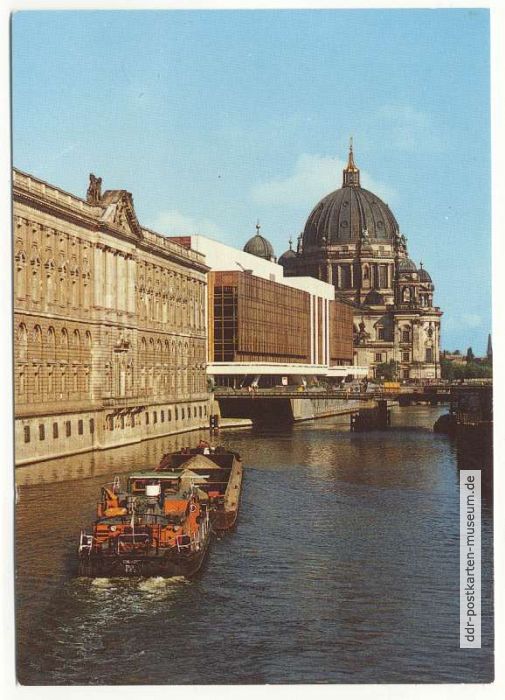 Blick über die Spree zum Marstall, Palast der Republik und Dom - 1988