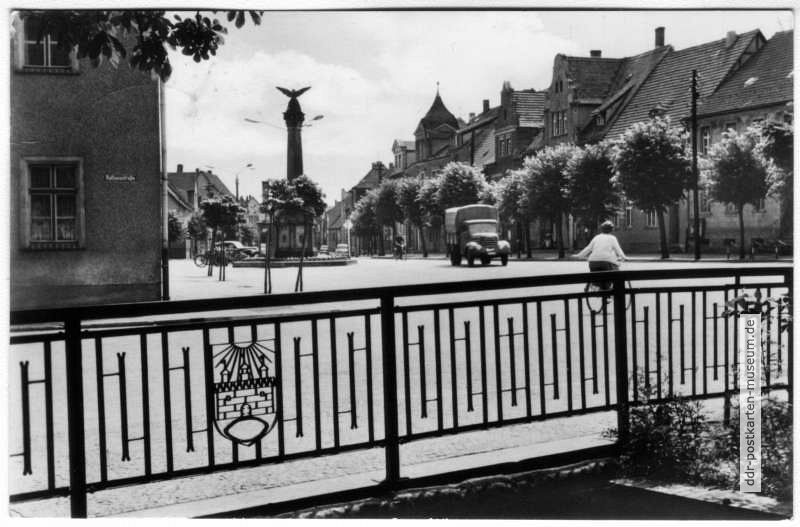 Blick zum Markt im Ortsteil Kirchhain - 1966