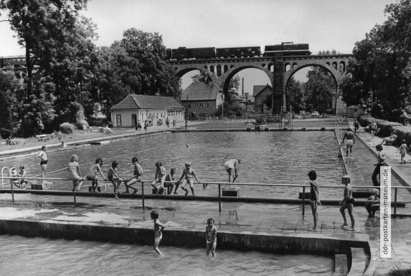 Viadukt und Schwimmbad in Stadtilm (Thüringen) - 1981