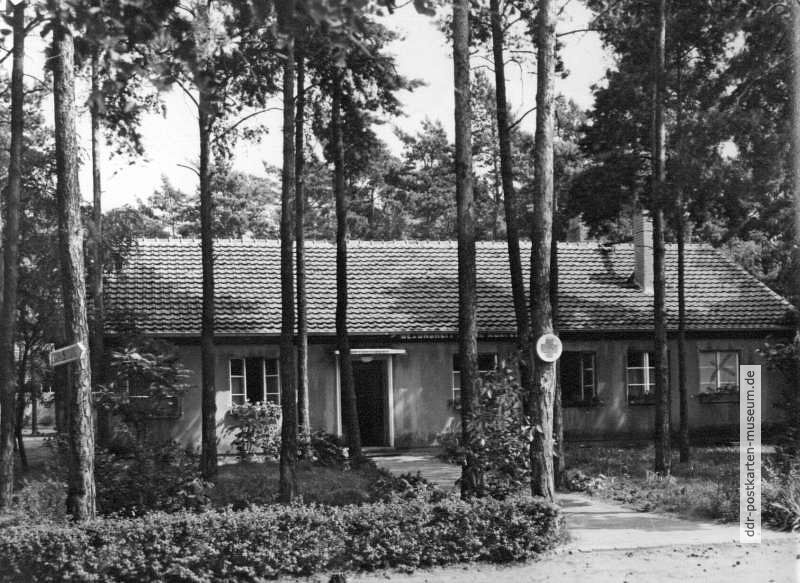 Pionierlager "M.I. Kalinin" bei Gräbendorf am Frauensee, Krankenstation - 1967