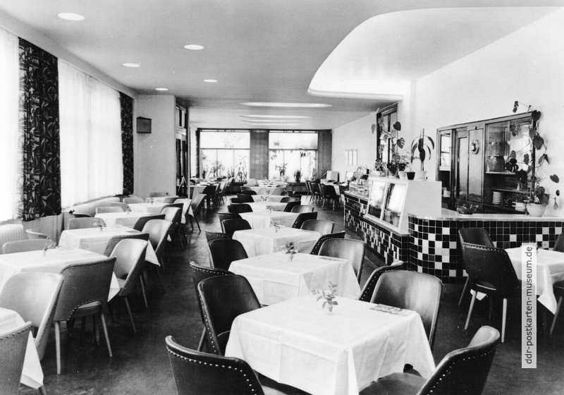 Kühlungsborn, Cafe im FDGB-Erholungsheim "Jochen Weigert" - 1971