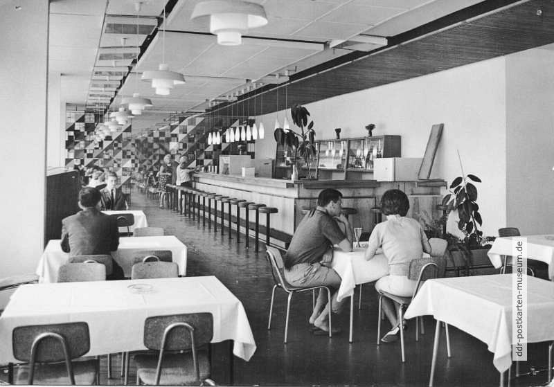 Halle-Neustadt, HO-Gaststätte "Gastronom" mit Bar - 1968