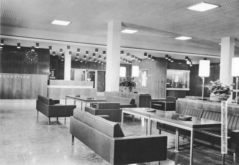 Gera, Empfangshalle im Interhotel "Gera" - 1968