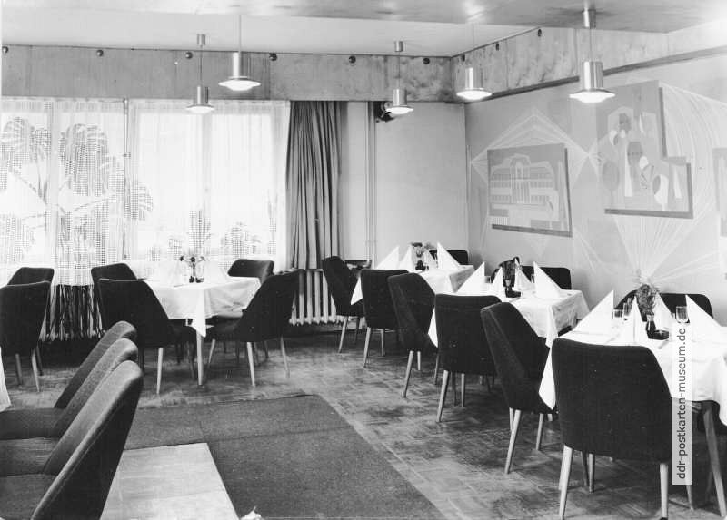 Lobenstein (Thüringen), Restaurant im HO-Hotel "Oberland" - 1976