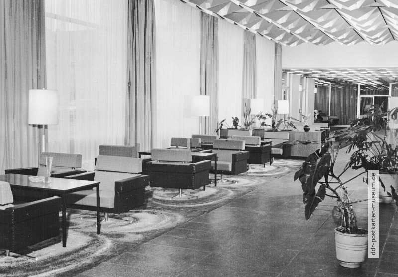 Neubrandenburg, Hotelhalle im Hotel "Vier Tore" - 1973