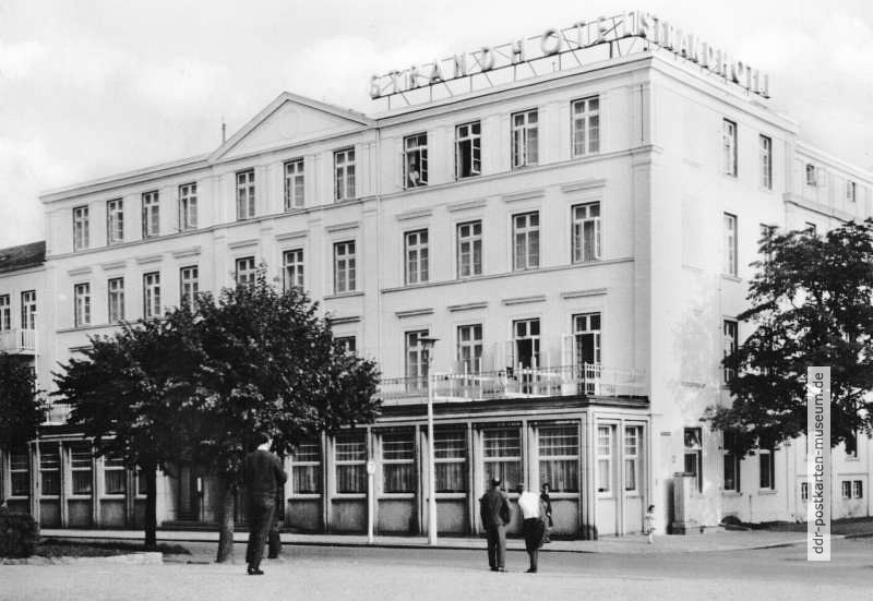 Warnemünde, "Strandhotel" - 1967