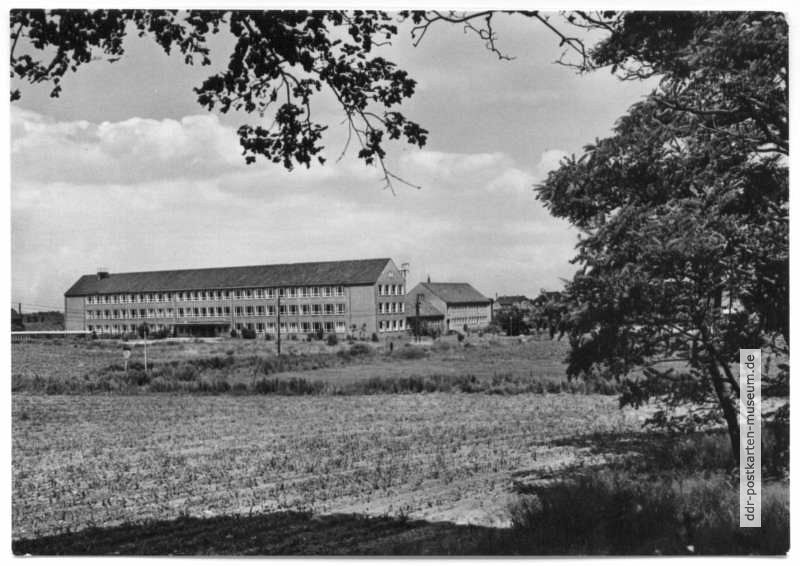 Blick vom Kupferberg zur neuerbauten Schule - 1973