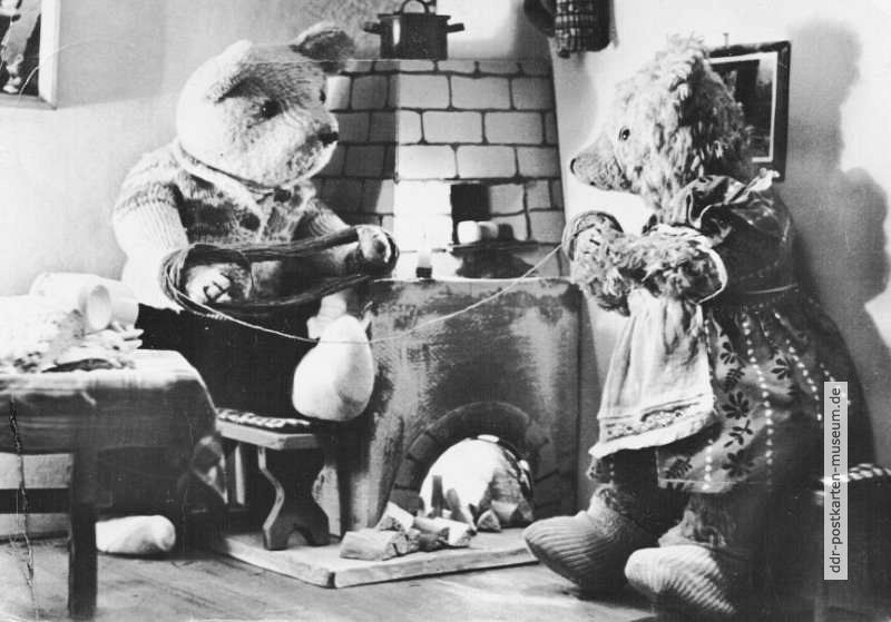 Karte G 5071 Teddy und Frau Teddine beim Wolleaufwickeln in der Küche - 1957
