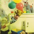 Karte 2852 Teddys Sohn mit Luftballons im Kinderzimmer -1960