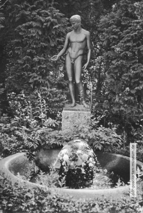 Plastik "Adonis" im Park vom Schloß Altenstein bei Bad Liebenstein - 1957Liebenstein-1