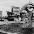 Abstrakter Kosmosbrunnen in Rostock-Südstadt - 1977