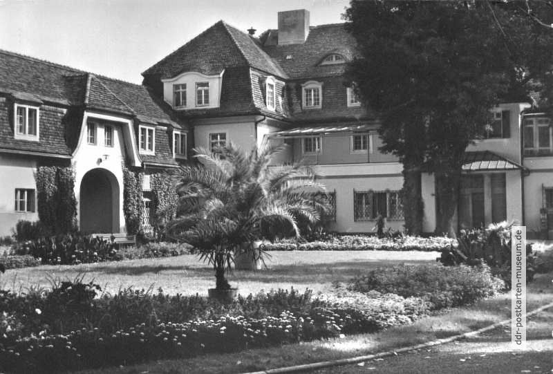 Innenhof vom Sanatorium "Heinrich Heine" in Neu Fahrland bei Potsdam - 1984