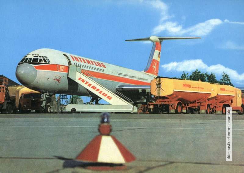 Turbinenstrahlverkehrsflugzeug "IL 62" und Minol-Tankfahrzeug - 1973