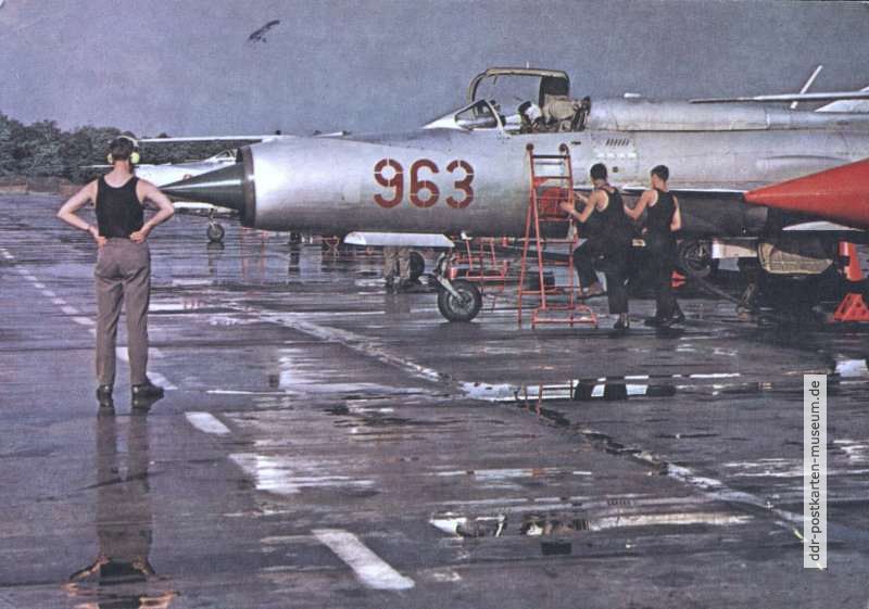 Jagdflugzeug "Mig" der NVA-Luftstreitkräfte - 1978
