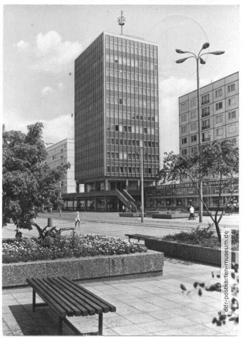 Hochhaus an der Karl-Marx-Straße (Haus der Lehrer) - 1974