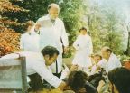 Eine Gruppe der ersten ärztlichen Hilfe bei der Arbeit - 1983