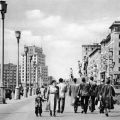 DDR-Mode der Fünfziger Jahre in der Berliner Stalinallee - 1960