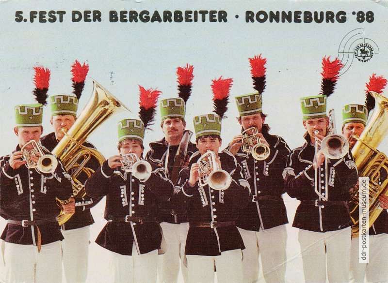 Musikanten in Erzgebirgs-Bergarbeitertracht 1988 beim Fest der Bergarbeiter in Ronneburg - 1988
