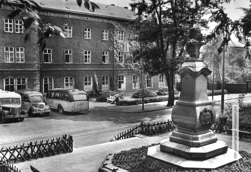 Porzellanmanufaktur und Böttger-Denkmal - 1959