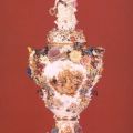 Porzellansammlung, Deckelvase aus der Serie "Die vier Jahreszeiten" von 1877 E.A. Leuteritz - 1973