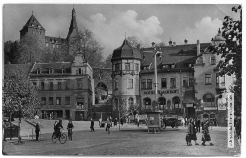 Aufgang zur Burg am Marktplatz, Hotel "Mylauer Hof" - 1954