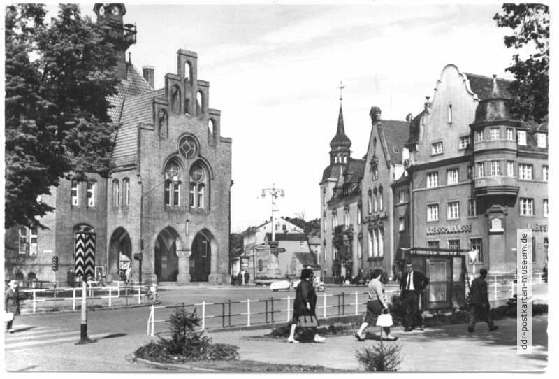 Rathaus und Kreissparkasse - 1974