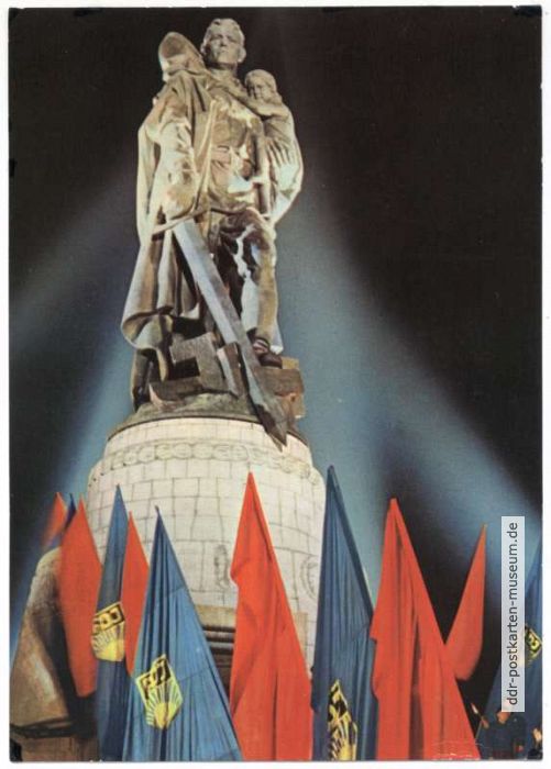 Aufmarsch der FDJ am Sowjetischen Ehrenmal in Berlin-Treptow - 1976